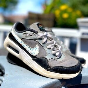 Air Nike Running Shoes Boys size 6